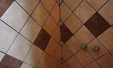 Casa con Local Comercial, 6 Recámaras, Fracc. La Providencia, Mineral de La Reforma, Hidalgo.