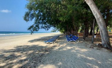 Luxury life for the family here! Beachfront, private pool at VIP Chain Resort, Mae Ramphueng Beach Pool Villa starting at 6.85 million baht! Resort va