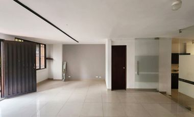 PR21880 Casa comercial independiente en venta en el sector Rosales