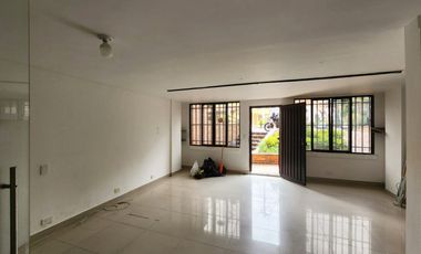PR21880 Casa comercial independiente en venta en el sector Rosales