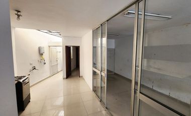 PR21880 Casa comercial independiente en venta en el sector Rosales