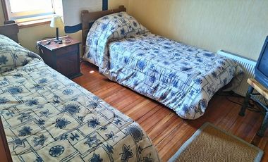 VENDE CASA EN PARCELA, CONDOMINIO SANTA MARIA DE ALGARROBO, 6 DORMITORIOS, 6 BAÑOS, PISCINA, TERRAZA, QUINCHO