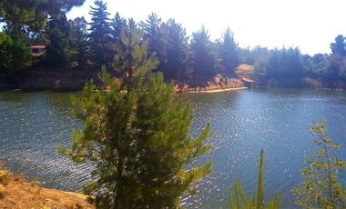 VENDE CASA EN PARCELA, CONDOMINIO SANTA MARIA DE ALGARROBO, 6 DORMITORIOS, 6 BAÑOS, PISCINA, TERRAZA, QUINCHO