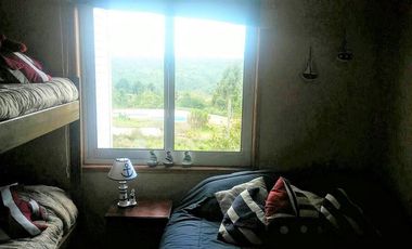 VENDE CASA EN PARCELA, CONDOMINIO SANTA MARIA DE ALGARROBO, 6 DORMITORIOS, 6 BAÑOS, PISCINA, TERRAZA, QUINCHO