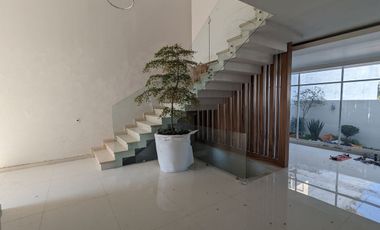 RENTA Residencia de Lujo en Puerta las Lomas en Venta Zona Puerta de Hierro