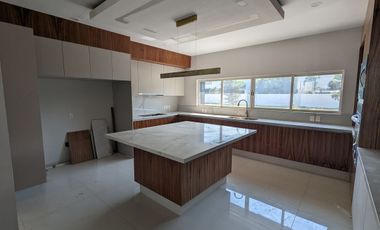 RENTA Residencia de Lujo en Puerta las Lomas en Venta Zona Puerta de Hierro