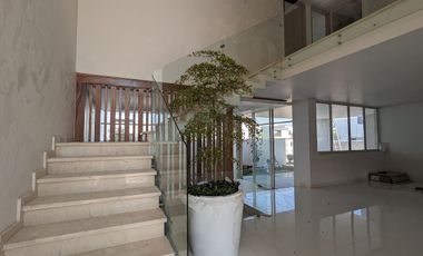 RENTA Residencia de Lujo en Puerta las Lomas en Venta Zona Puerta de Hierro