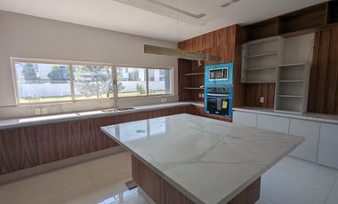 RENTA Residencia de Lujo en Puerta las Lomas en Venta Zona Puerta de Hierro
