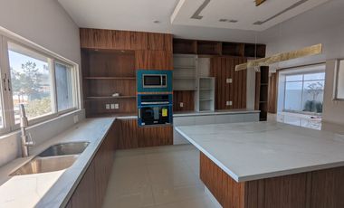 RENTA Residencia de Lujo en Puerta las Lomas en Venta Zona Puerta de Hierro