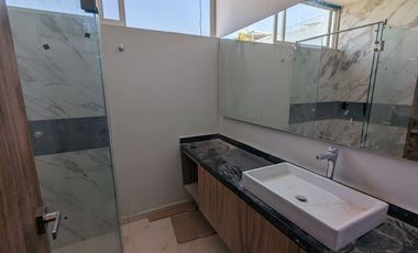 RENTA Residencia de Lujo en Puerta las Lomas en Venta Zona Puerta de Hierro