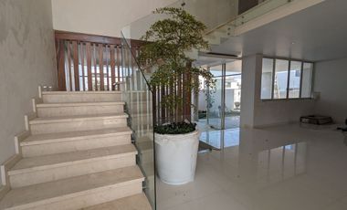 RENTA Residencia de Lujo en Puerta las Lomas en Venta Zona Puerta de Hierro