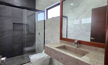 Casa ubicada en la Zona ➕️ Exclusiva de Veracruz, a un Súper Precio.  ▪️Venta: $3'900,000.⁰⁰