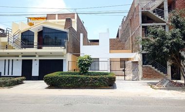 Vendo Casa en Av Pablo Casals Urb Mochica - Trujillo