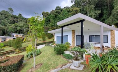 Casa campestre en venta, ubicada en el municipio de La Ceja Antioquia vereda las lomitas