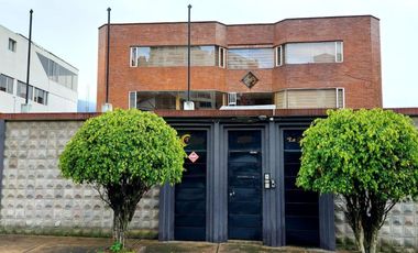 Vendo departamento tres dormitorios, en la Jiménez de la Espada y González Suárez