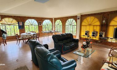 SE VENDE ESCTACULAR CASA FINCA EN SILVANIA