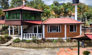 SE VENDE ESCTACULAR CASA FINCA EN SILVANIA