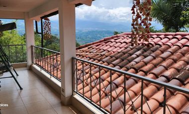 SE VENDE ESCTACULAR CASA FINCA EN SILVANIA