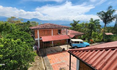 SE VENDE ESCTACULAR CASA FINCA EN SILVANIA