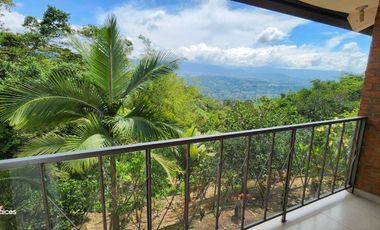 SE VENDE ESCTACULAR CASA FINCA EN SILVANIA