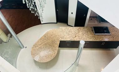 EXCELENTE CASA EN VENTA EN EXCLUSIVO FRACCIONAMIENTO LA RIOJA UBICADO AL SUR DE LA CIUDAD EN AV. LOPEZ MATEOS SUR 7000, MUNICIPIO DE TLAJOMULCO DE ZUÑ