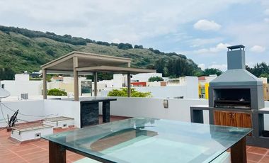 EXCELENTE CASA EN VENTA EN EXCLUSIVO FRACCIONAMIENTO LA RIOJA UBICADO AL SUR DE LA CIUDAD EN AV. LOPEZ MATEOS SUR 7000, MUNICIPIO DE TLAJOMULCO DE ZUÑ