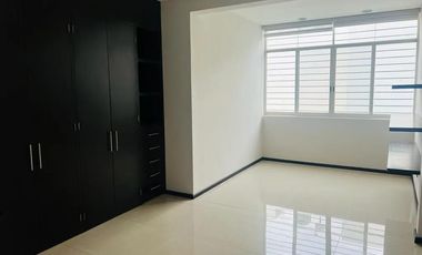 EXCELENTE CASA EN VENTA EN EXCLUSIVO FRACCIONAMIENTO LA RIOJA UBICADO AL SUR DE LA CIUDAD EN AV. LOPEZ MATEOS SUR 7000, MUNICIPIO DE TLAJOMULCO DE ZUÑ