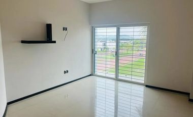 EXCELENTE CASA EN VENTA EN EXCLUSIVO FRACCIONAMIENTO LA RIOJA UBICADO AL SUR DE LA CIUDAD EN AV. LOPEZ MATEOS SUR 7000, MUNICIPIO DE TLAJOMULCO DE ZUÑ