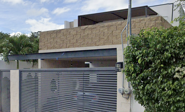 CASA EN VENTA CON ALBERCA, REMATE ADJUDICADO MUY ECONOMICO - C. 8 341, entre 17 y 19, Montebello, 97113 Mérida, Yuc.