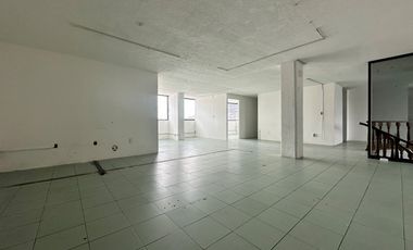 Edificio en Renta en Toluca Centro, a una cuadra de Plaza Molino y Alameda Central, con elevador y estacionamiento propio para 30 autos.