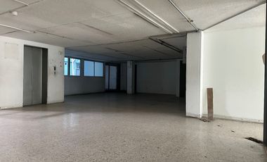 Edificio en Renta en Toluca Centro, a una cuadra de Plaza Molino y Alameda Central, con elevador y estacionamiento propio para 30 autos.