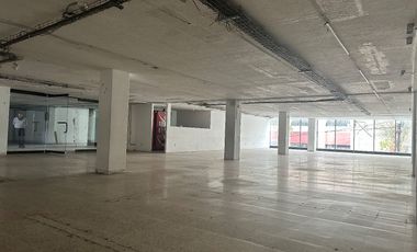 Edificio en Renta en Toluca Centro, a una cuadra de Plaza Molino y Alameda Central, con elevador y estacionamiento propio para 30 autos.