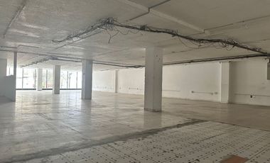 Edificio en Renta en Toluca Centro, a una cuadra de Plaza Molino y Alameda Central, con elevador y estacionamiento propio para 30 autos.