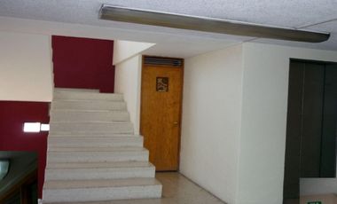 Edificio en Renta en Toluca Centro, a una cuadra de Plaza Molino y Alameda Central, con elevador y estacionamiento propio para 30 autos.