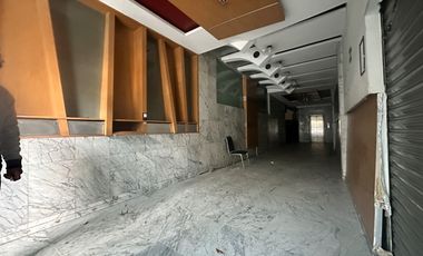 Edificio en Renta en Toluca Centro, a una cuadra de Plaza Molino y Alameda Central, con elevador y estacionamiento propio para 30 autos.