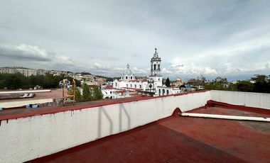 Edificio en Renta en Toluca Centro, a una cuadra de Plaza Molino y Alameda Central, con elevador y estacionamiento propio para 30 autos.