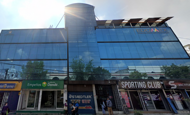 Edificio en Renta en Toluca Centro, a una cuadra de Plaza Molino y Alameda Central, con elevador y estacionamiento propio para 30 autos.