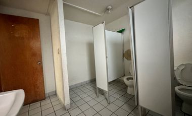 Edificio en Renta en Toluca Centro, a una cuadra de Plaza Molino y Alameda Central, con elevador y estacionamiento propio para 30 autos.