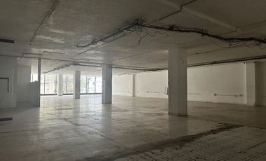 Edificio en Renta en Toluca Centro, a una cuadra de Plaza Molino y Alameda Central, con elevador y estacionamiento propio para 30 autos.