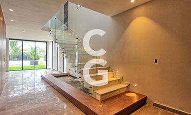 Casa en Venta en Cancún en Residencial Lagos del Sol con 4 Recámaras