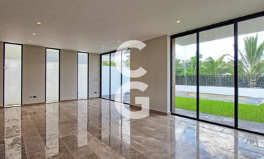 Casa en Venta en Cancún en Residencial Lagos del Sol con 4 Recámaras