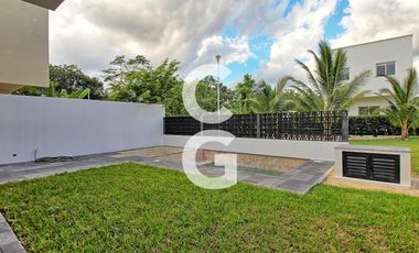 Casa en Venta en Cancún en Residencial Lagos del Sol con 4 Recámaras