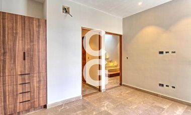 Casa en Venta en Cancún en Residencial Lagos del Sol con 4 Recámaras