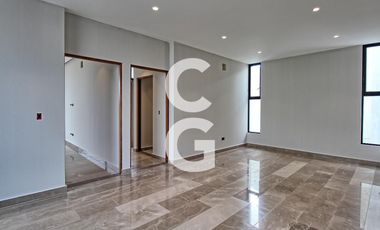 Casa en Venta en Cancún en Residencial Lagos del Sol con 4 Recámaras