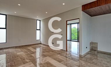 Casa en Venta en Cancún en Residencial Lagos del Sol con 4 Recámaras