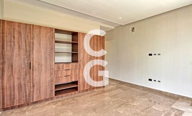 Casa en Venta en Cancún en Residencial Lagos del Sol con 4 Recámaras