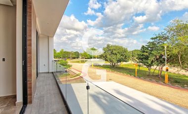 Casa en Venta en Cancún en Residencial Lagos del Sol con 4 Recámaras