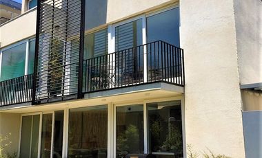 VENDE ULTIMA CASA DISPONIBLE, CONDOMINIO AL ENCUENTRO, PEÑALOLEN, 4 DORMITORIOS, 4 BAÑOS, AMPLIA SALA ESTAR, PATIO, 2 ESTACIONAMIENTOS