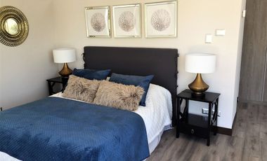 VENDE ULTIMA CASA DISPONIBLE, CONDOMINIO AL ENCUENTRO, PEÑALOLEN, 4 DORMITORIOS, 4 BAÑOS, AMPLIA SALA ESTAR, PATIO, 2 ESTACIONAMIENTOS