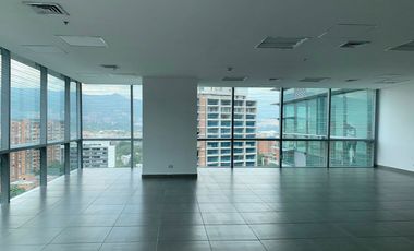 PR21721 Oficina en venta en el sector Milla de Oro